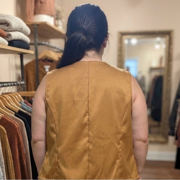 SHEIN Tan Vest with Button Detail - Picture 5 of 5